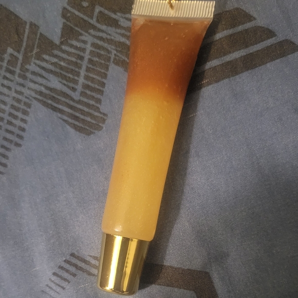 LIP GLOSS - Picture 3 of 4